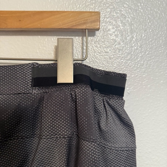 lululemon - Surge Lined Grey Pattern Running Short 6" Inseam - Mens XXL - Picture 10 of 16